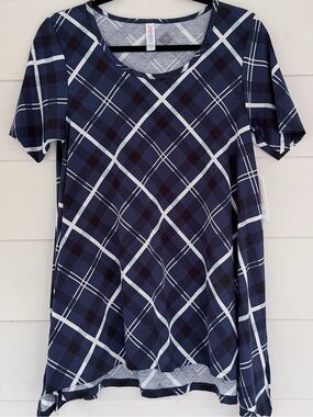 Women's Navy Plaid Short Sleeve Top Perfect T